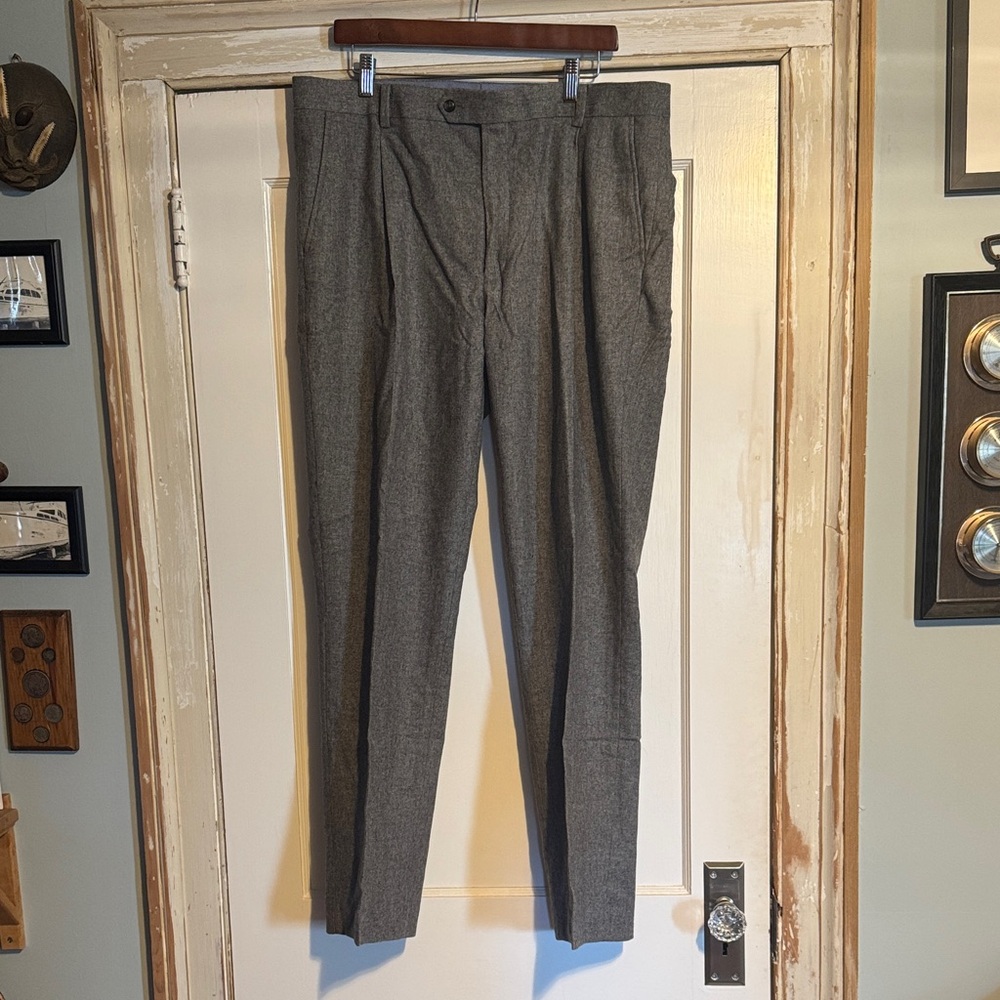 Tommy Hilfiger Men's Gray Pleated Dress Pants